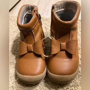 Super cute size 8 toddler boots